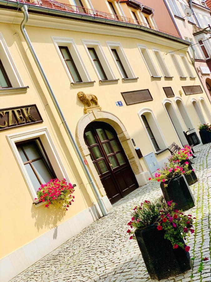 Apartament W Centrum Miasta Z Darmowym Parkingiem Dla Dwojga -Apartamenty Pod Zlotym Lwem Kłodzko Eksteriør billede