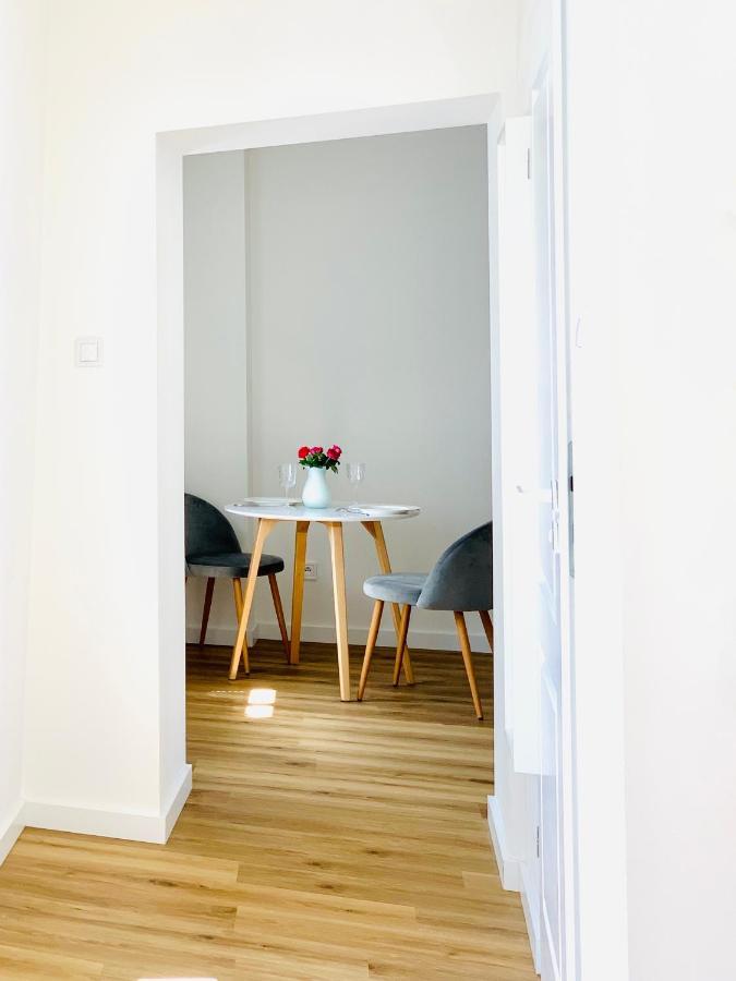 Apartament W Centrum Miasta Z Darmowym Parkingiem Dla Dwojga -Apartamenty Pod Zlotym Lwem Kłodzko Eksteriør billede